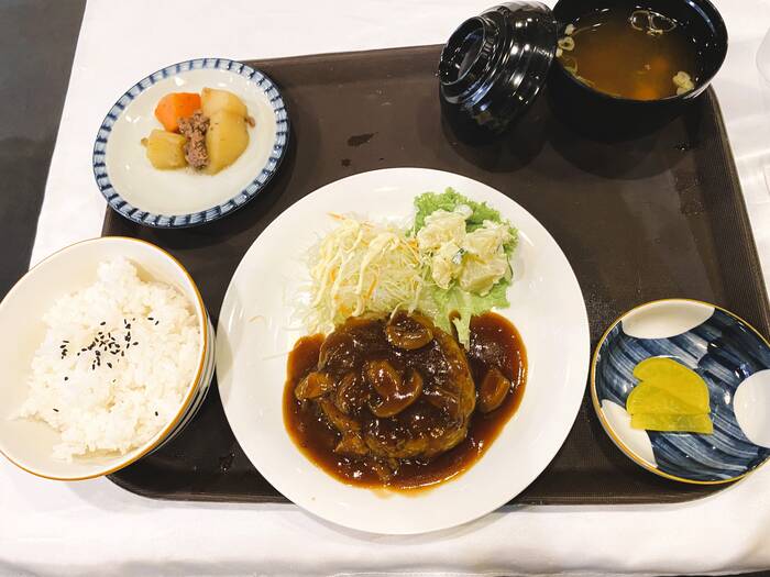 ハンバーグ定食
